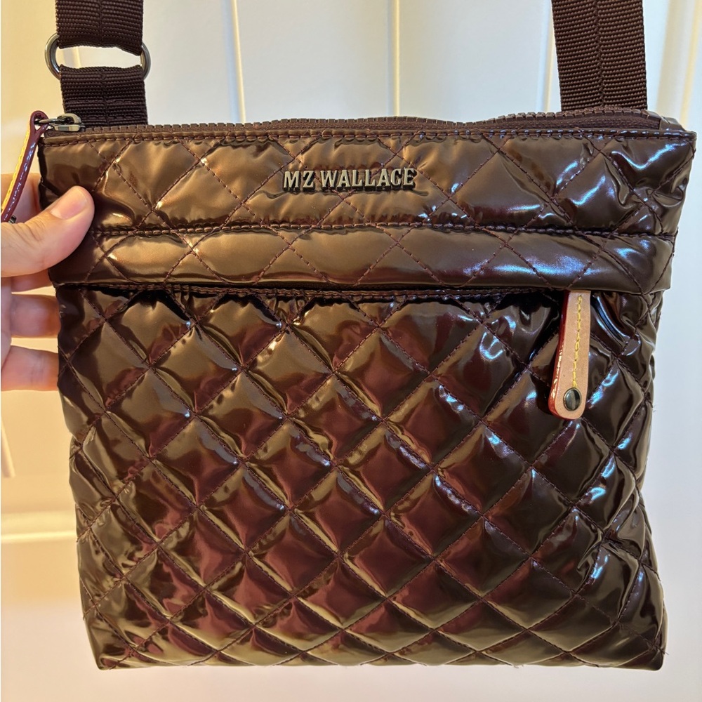 Metro Flat Quilted Nylon Crossbody Bag
BORDEAUX LACQUER